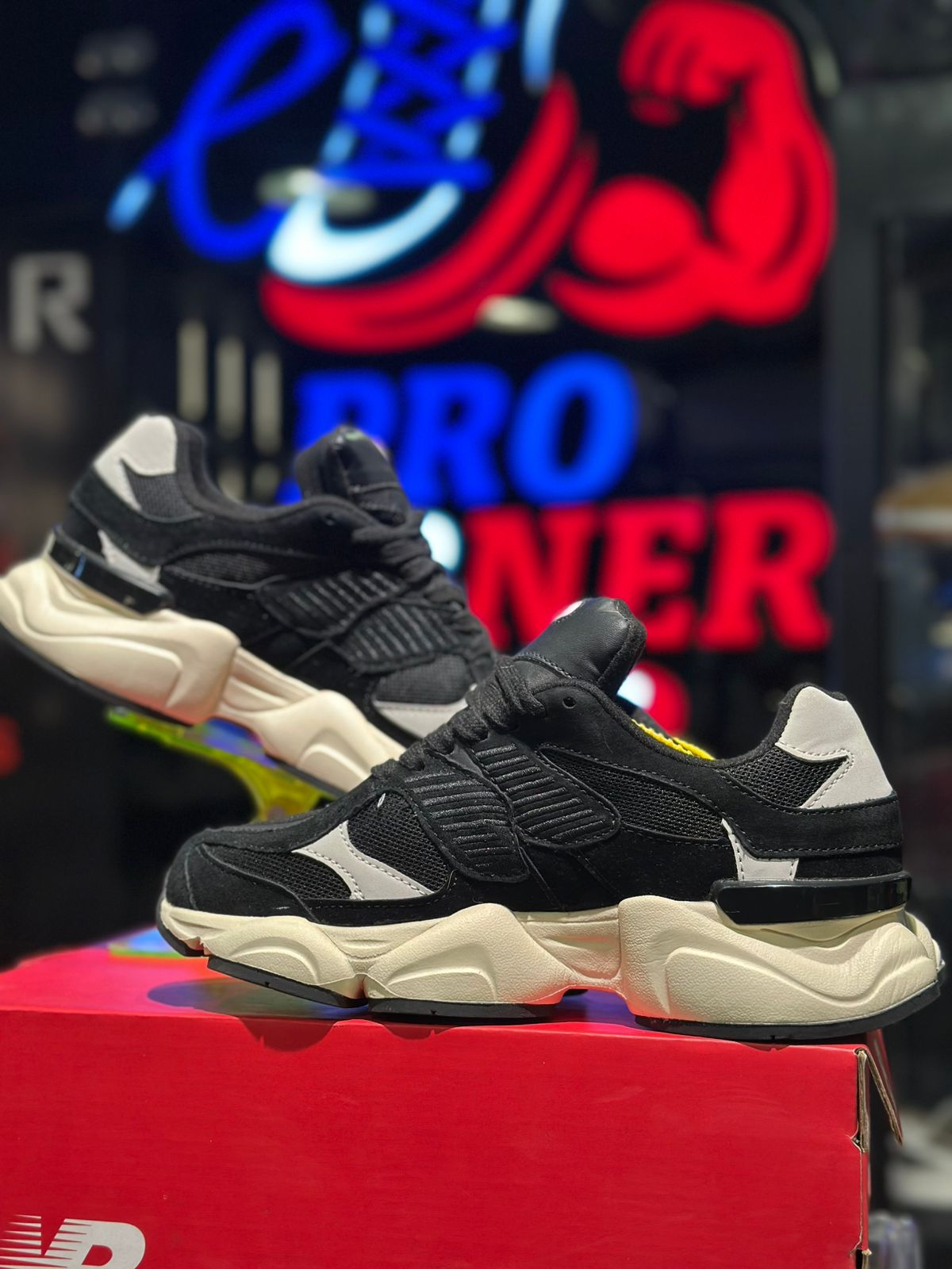 9060 Black 3
